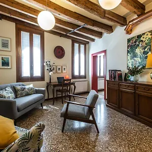 Riva De Biasio Charming Appartamento
